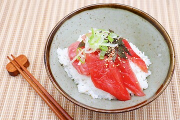 マグロ丼　日本の料理