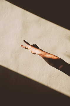 Human hand making number two (2)