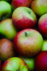 apples in the market
