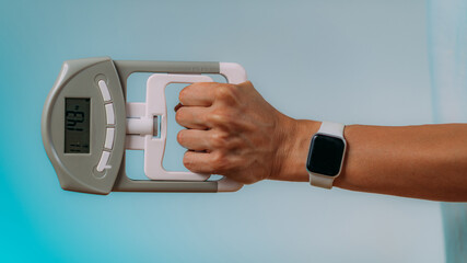 Digital Hand Grip Dynamometer for Strength Measurement - obrazy, fototapety, plakaty