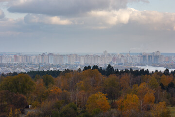 Fototapeta premium View of the city park and city.
