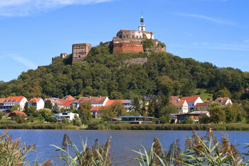 Obraz premium Stadt und Burg Güssing im Burgenland / Österreich