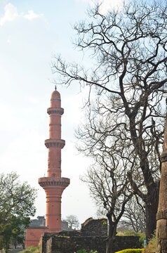 chand monar in daulatabad fort