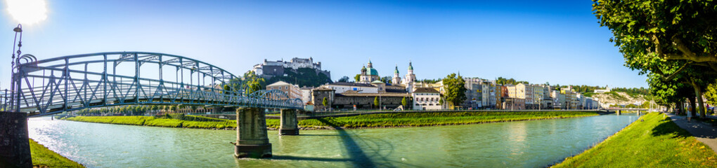 Fototapeta na wymiar famous historic Mozart Bridge in Salzburg in Austria
