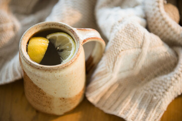 Hot tea with lemon slices