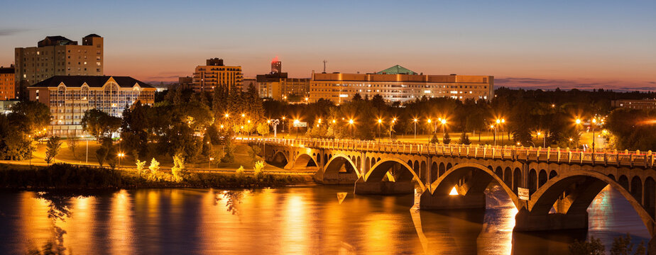 University Bridge on South Saskatchewan River at dusk