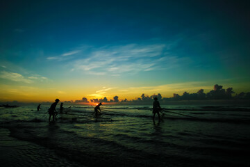 Fototapeta premium Nam Dinh, VIETNAM - August 1 :. Fishermen working in the fishing village of Hai Hau, Vietnam on August 1, 2014 in Hai Hau district, Nam Dinh .