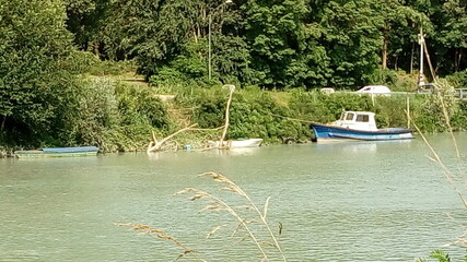 Obraz premium boats on the river