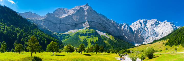 Panorama Landschaft vom großen Ahornboden im Karwendel