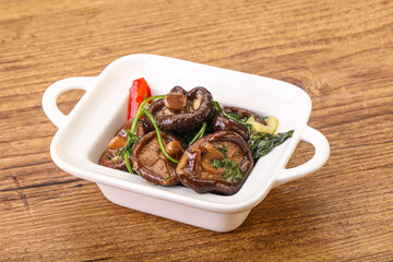 Marinated shiitake mushrooms with herbs