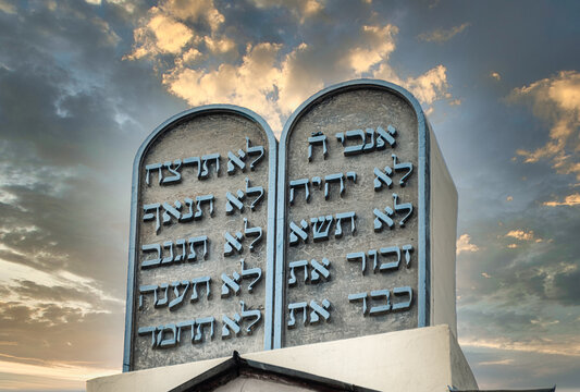 10 God commandments stones tablets 