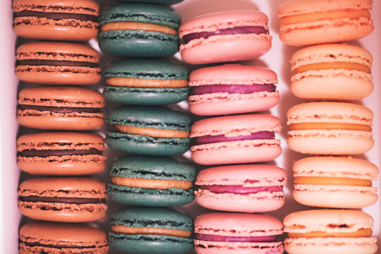 Colorful french macaroons