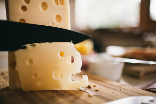 Cutting cheese