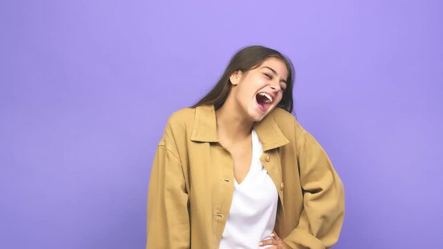 Young caucasian woman relaxed and happy laughing, neck stretched showing teeth