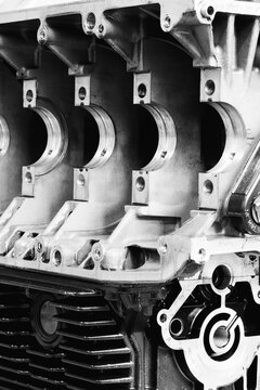 Open motor block without crankshaft