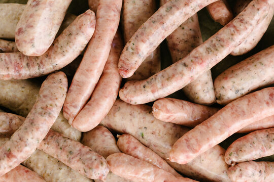 Raw chipolata sausages in mixed flavours