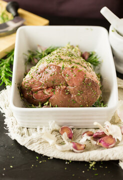Leg of lamb with herb, garlic and oil rub