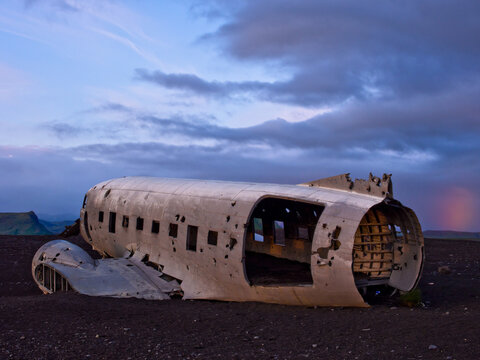 Abandoned DC Plane. S&Ocirc;&oslash;&Omega;_lheimasandur. Iceland