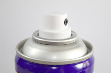 Spray for application of lubricating oil