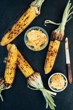 Food: Grilled Corncobs with spicy herbed garlic chili butter
