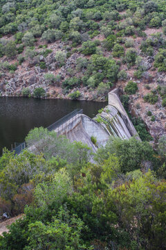 Hydroelectric dam