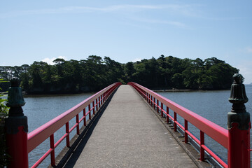 日本にある伝統的な赤い橋