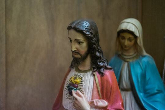 Jesus and Mary statues