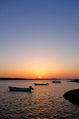 春国岱の夕日縦