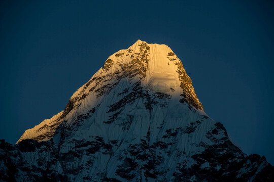 ma Dablam - way to Everest base camp - Nepal