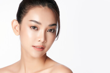 Fototapeta premium Beautiful young asian woman with clean fresh skin on white background, Face care, Facial treatment, Cosmetology, beauty and spa, Asian women portrait