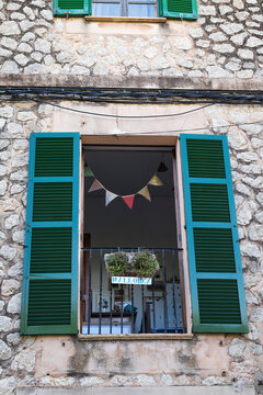 Window with Majorca sign