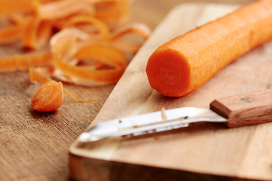Peeled carrot