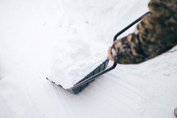 Snow removal with shovel