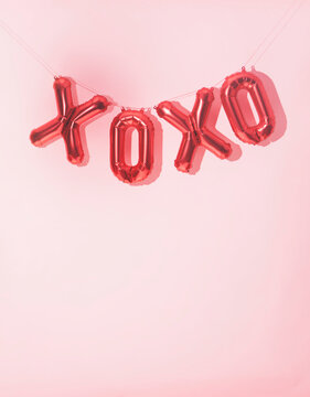 Valentine: Hugs And Kisses Balloon Banner Background