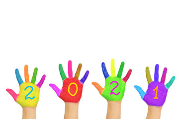 The number 2021 written on the brightly painted hands.