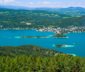 Fototapeta na wymiar Panoramic View of Lake Worthersee in Austria.