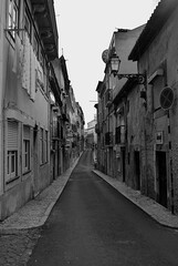 Wąska uliczka w Lizbonie