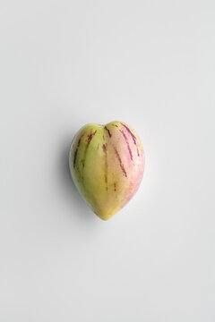 Heart shaped single sweet pepino