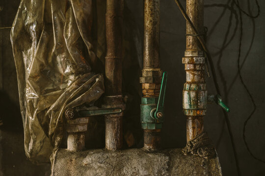 Pipes with valve