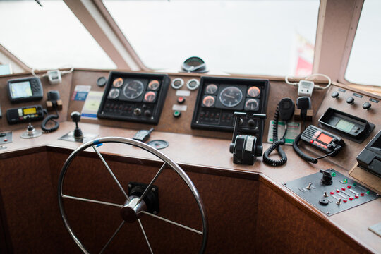 Large cruise vessel wheelhouse with instrument panel
