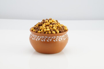 Roasted chana or whole black grams (chickpeas) are typically eaten as an amazing source of protein, fiber, folate, minerals and fatty acids.