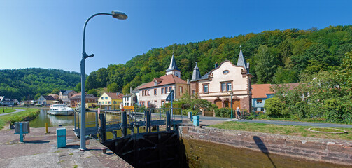 Schleuse in Lutzelbourg, Grand Est, Frankreich