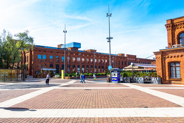 Łódź miasto manufaktura chodnik ścieżka ceglane budynki © Dariusz