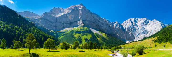panoramisch landschap bij Karwendelgebergte