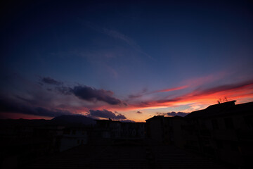 Tramonto rosa in città