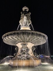 Fontaine de la place de la Bourse de nuit à Bordeaux, Gironde