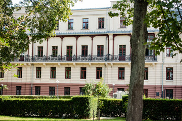 Łódź miasto pałac rezydencja zabytek drzewa © Dariusz