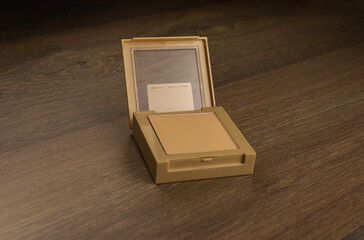 Compact face cream powder