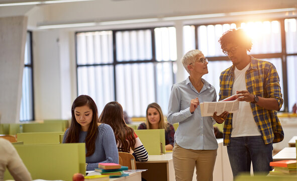 รูปภาพObserving – เลือกดูภาพถ่ายสต็อก เวกเตอร์ และวิดีโอ816,024 | Adobe ...