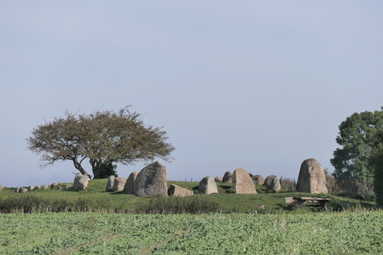 Gro&szlig;steingrab Nobbin, Insel R&uuml;gen. Eines der gr&ouml;&szlig;ten Steingr&auml;ber in Norddeutschland.